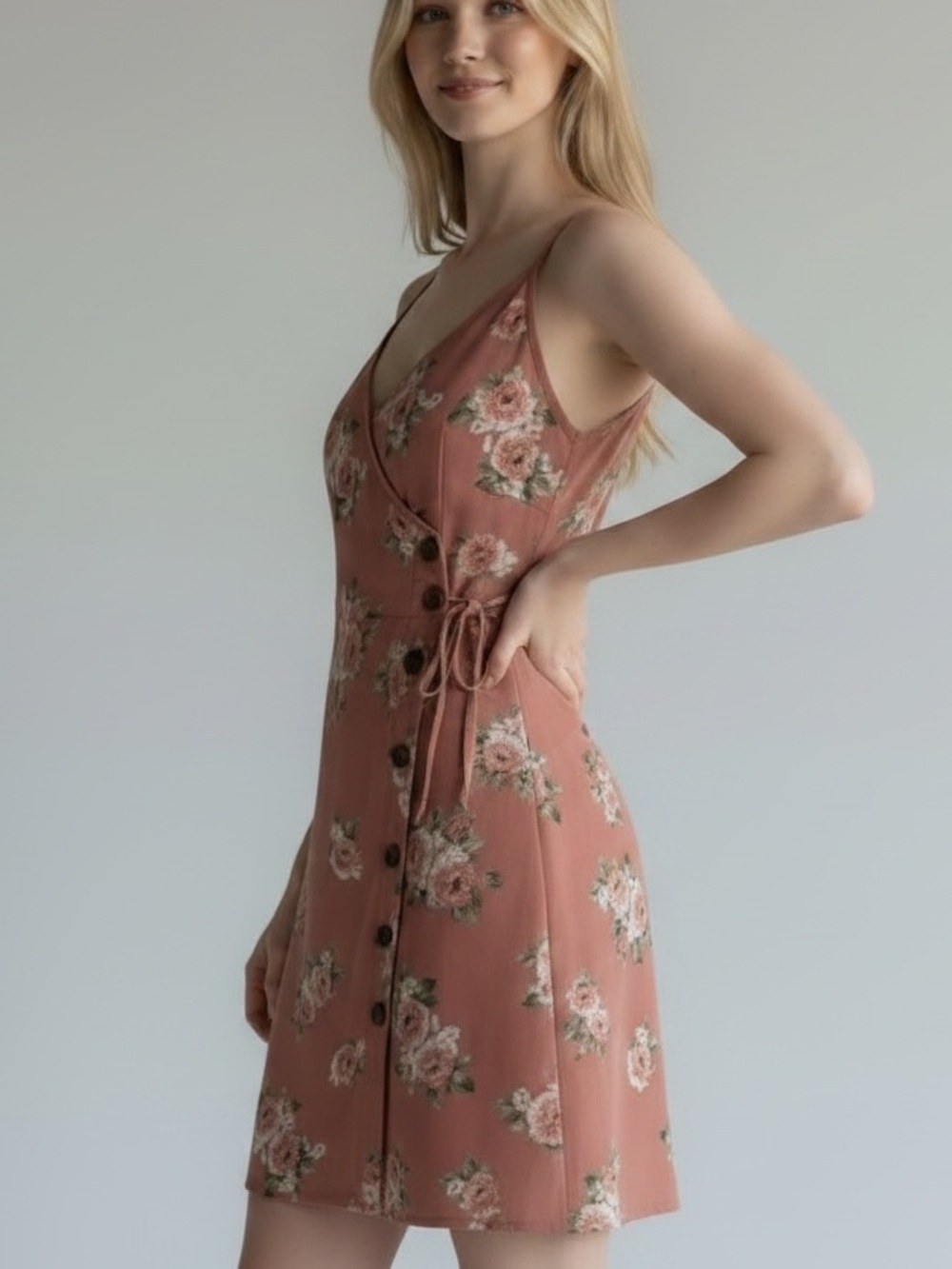 Xhilaration,‎ Dusty Rose Floral Wrap Faux Button Mini Dress. Size Large